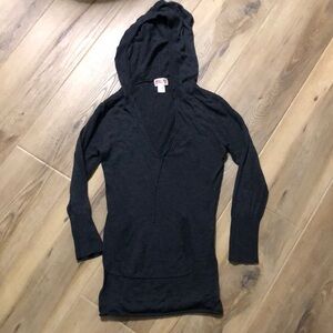 NWOT Mossimo 3/4 sleeve pull on v neck shirt